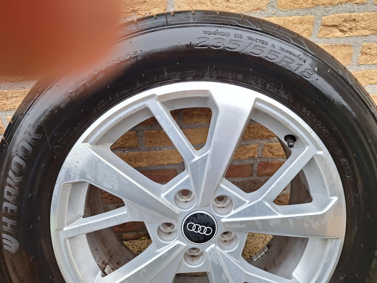 Te koop Audi Q3 velgen + banden