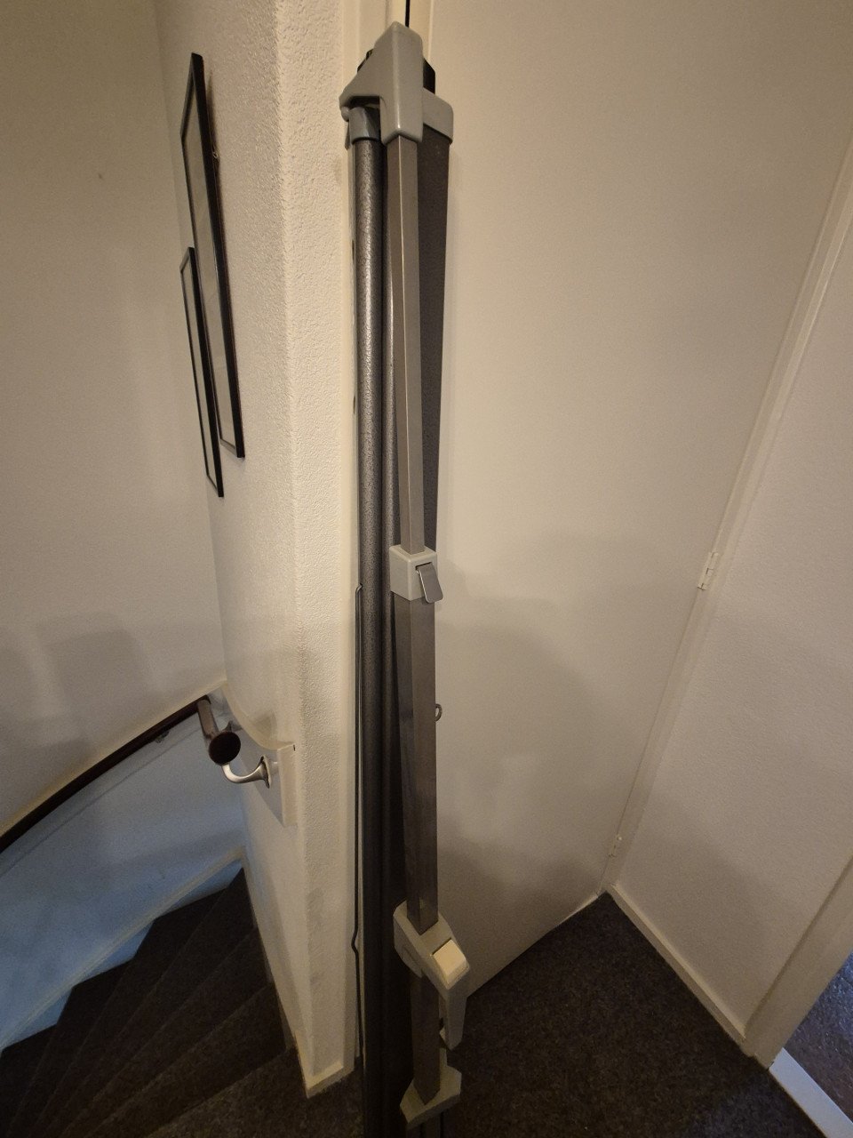 Groot projectiescherm plus tafeltje, plus statief