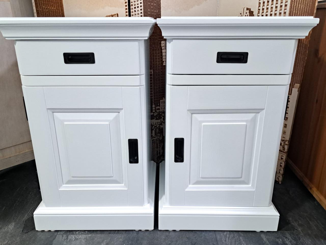 2 mooie stijlvolle vintage nachtkastjes