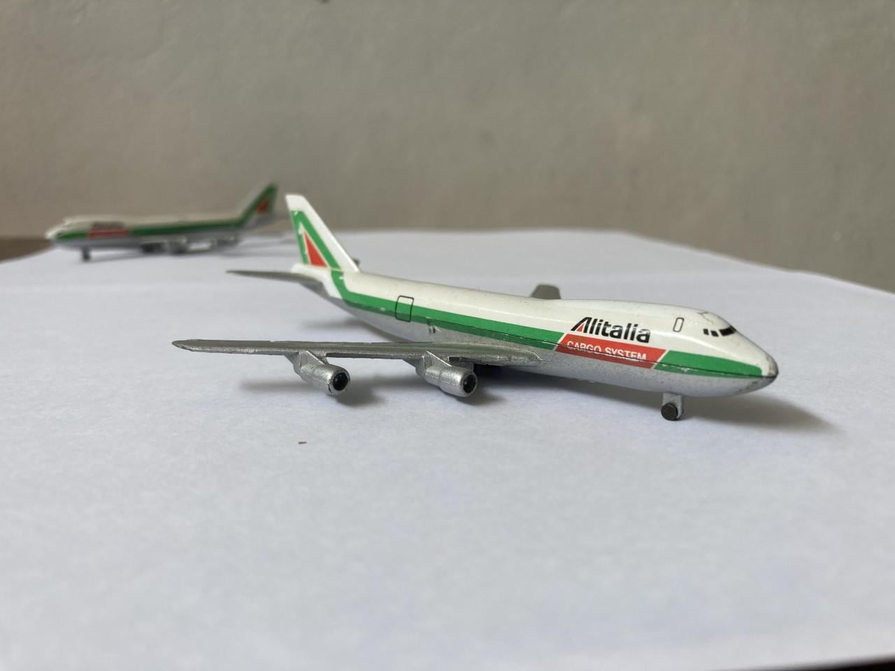 Schabak Boeing 747 Alitalia, ERTL Space Shuttle, Dinkey Toy Hawker Hunter