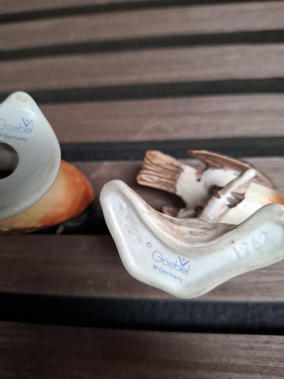 Twee Goebel porseleinen vogelfiguren, W. Germany