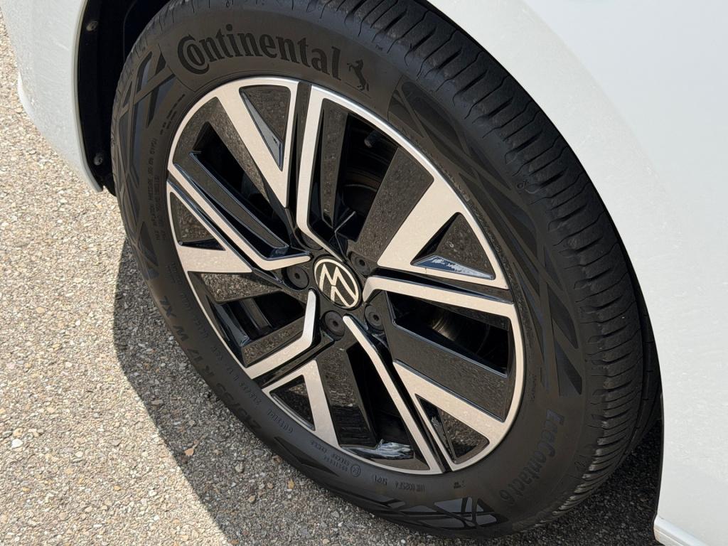 Volkswagen Touran 1.5 tsi 150pk highline | trekhaak | led | carplay | 17 in