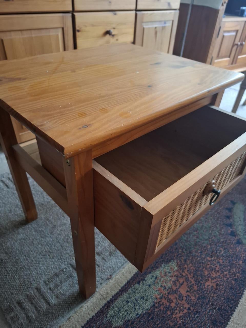 GRATIS SALONTAFEL + BIJZETTAFELTJES