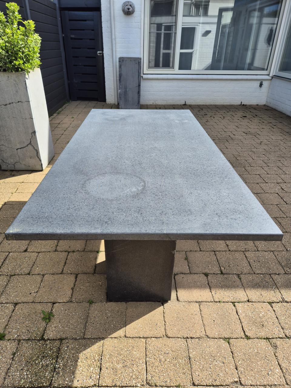 Tuintafel van graniet