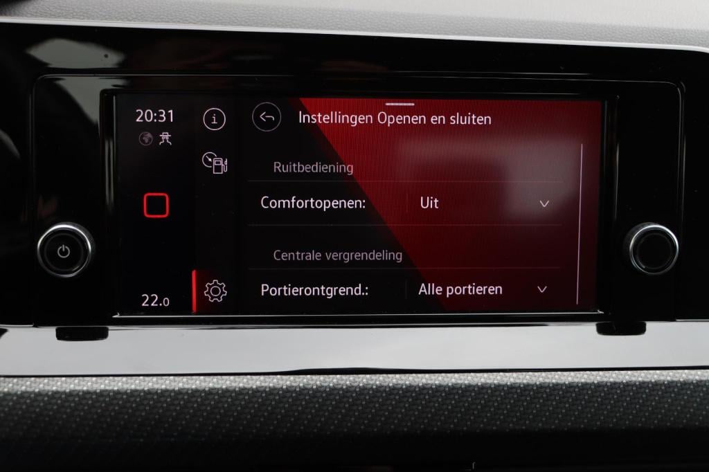 Volkswagen Golf 1.5 etsi r-line dsg7 130pk