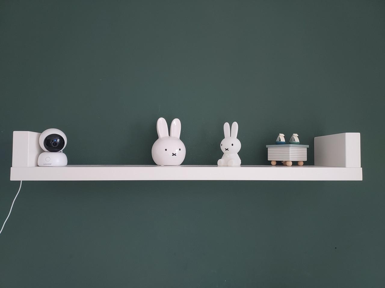 TE KOOP Babybed, commode en bijpassend muurplankje