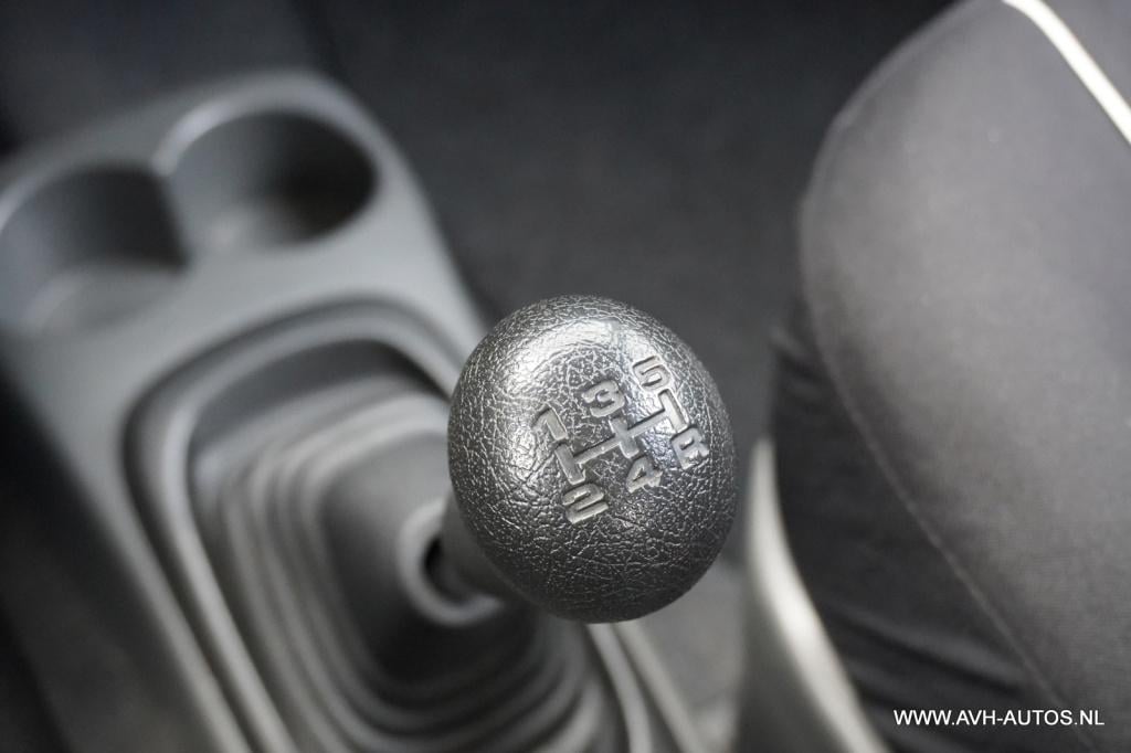 Opel Agila 1.2-16v comfort