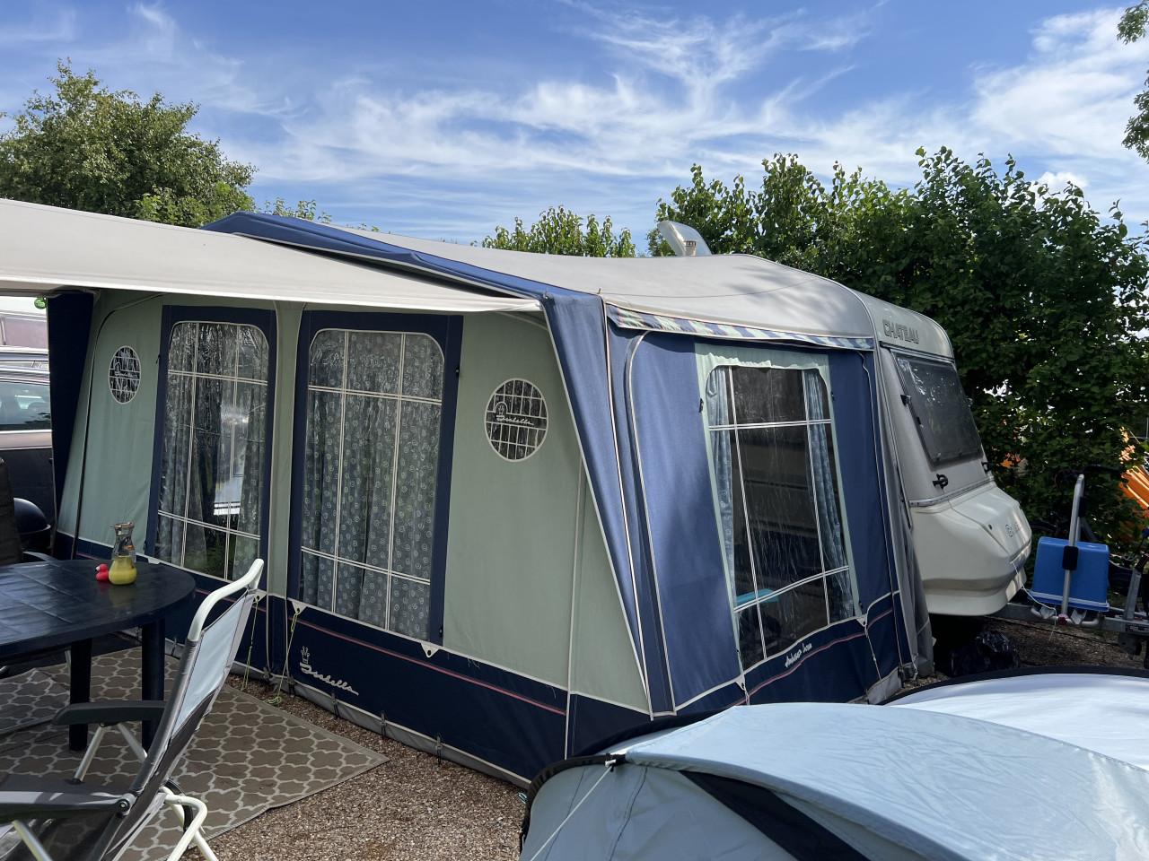 Prachtige complete Chateau Chiara caravan