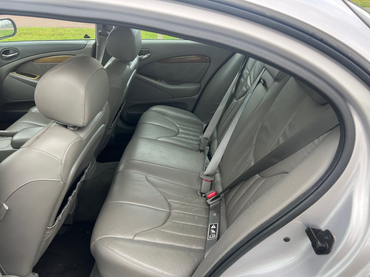 Unieke Jaguar S Type uit 2000 met slechts 131.000 km aantoonbaar!!