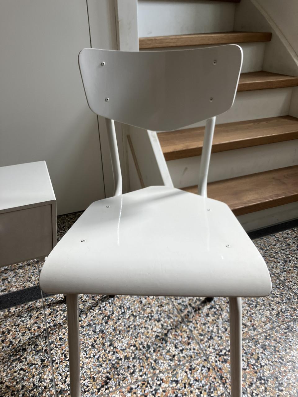 Vintage jaren 50 Auping (?) nachtkastje met 2 stoelen