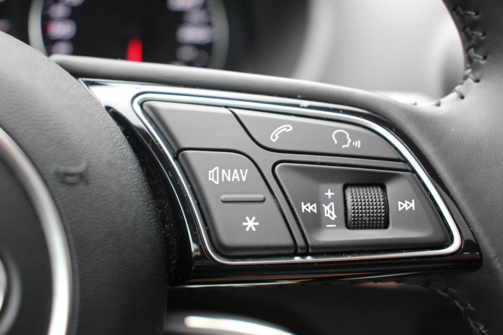 Audi Q2 1.4 tfsi sport - leder - pano - led v&a - trekhaak - navi - audi co