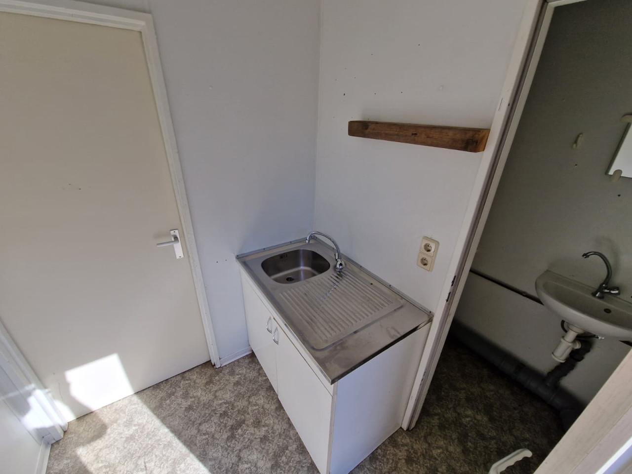 6x3m kantoorunit / woonunit / schaftkeet met keuken + toilet