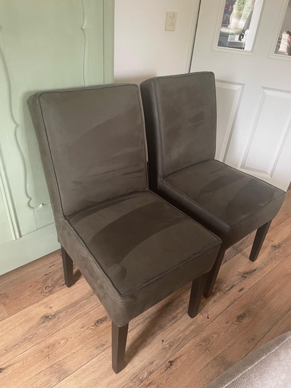 Eetkamerbankje en 2 bijpassende stoelen