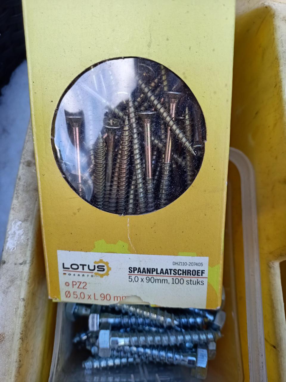 Diverse schroeven en bouten