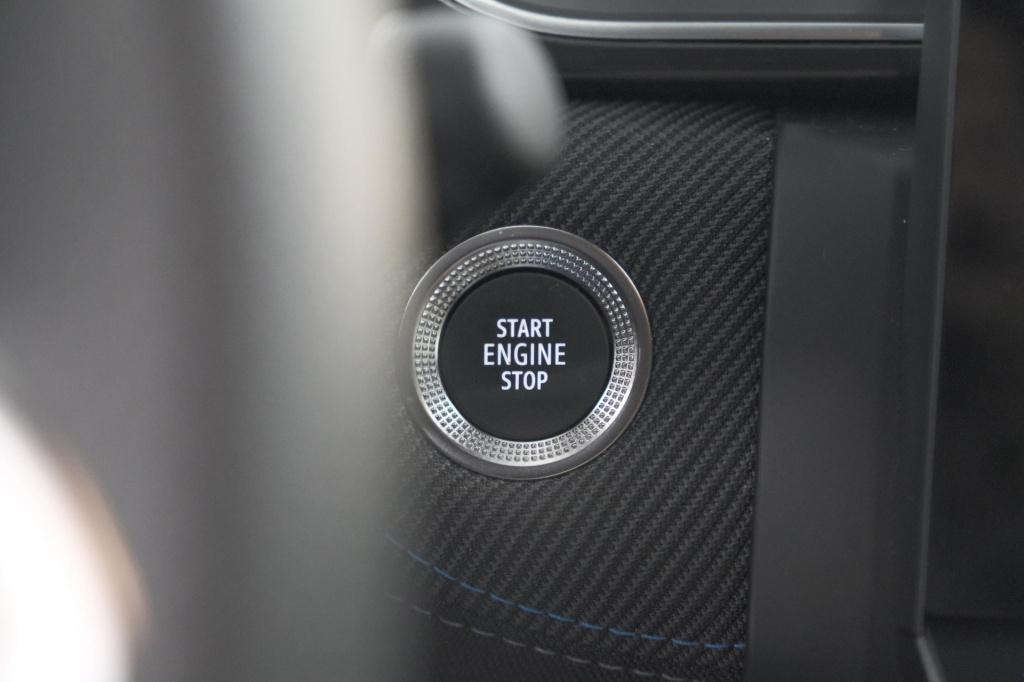 Renault Captur 1.8 e-tech full hybrid 160 esprit alpine | rondom camerazich