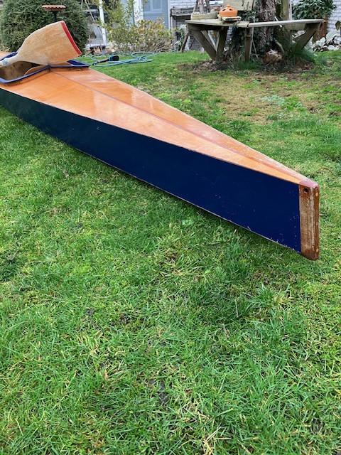 Autentieke houten kano.