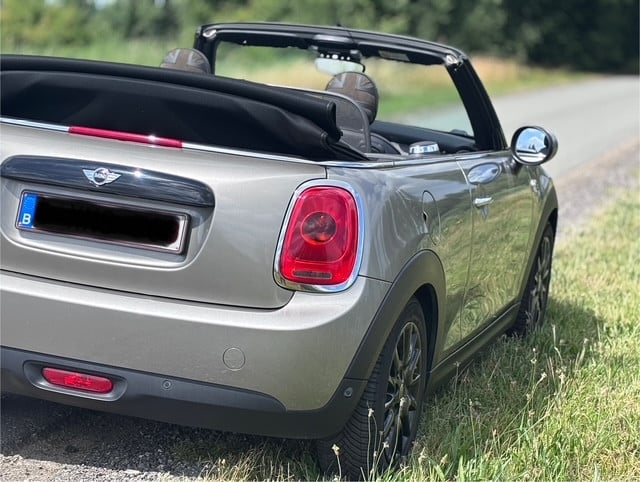 Mooie goed onderhouden Mini cooper cabrio bj2016 km184500
