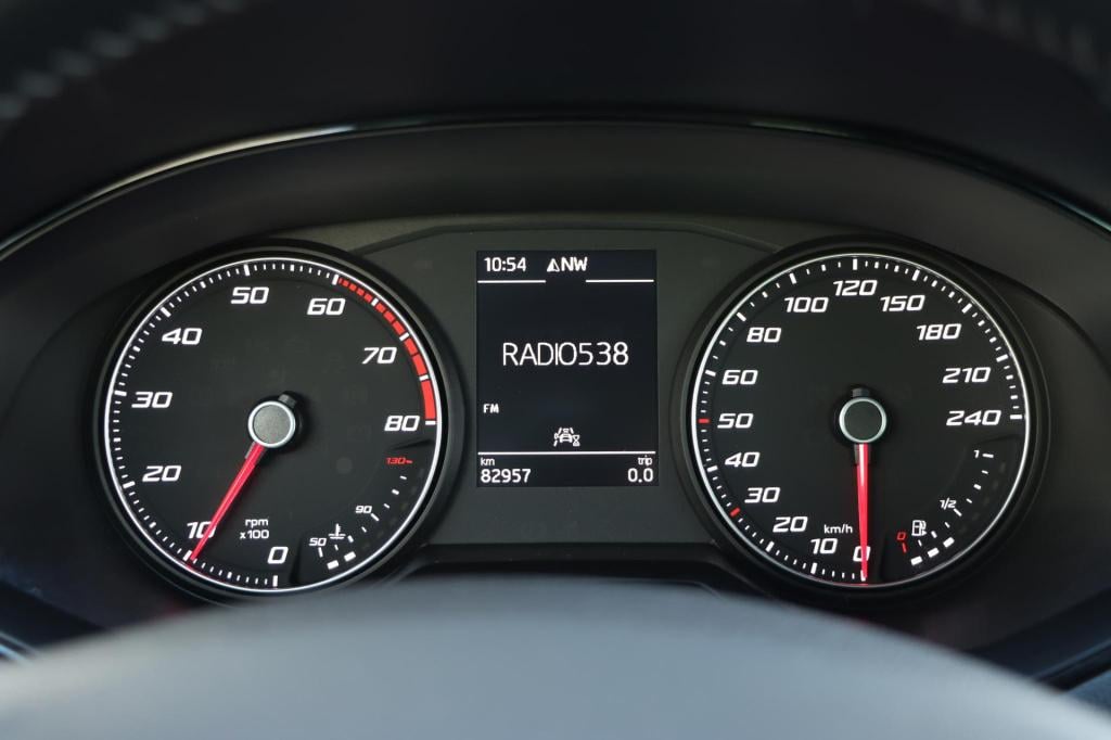 Seat Arona 1.0 tsi style business intense 95pk