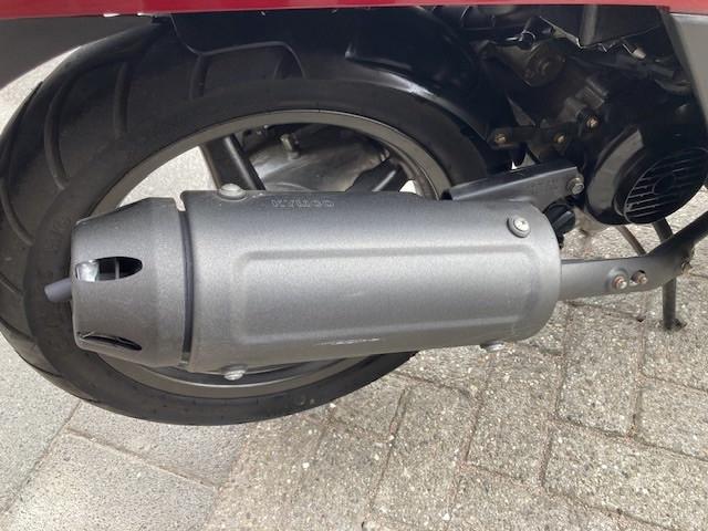 ZEER MOOIE KYMCO PEOPLE S 45 KM BROMSCOOTER MET SLECHTS 2568 KM !!