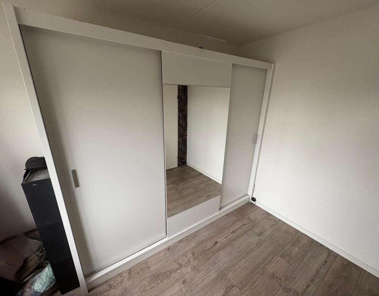 Zweefdeur kledingkast Rauch Cortana