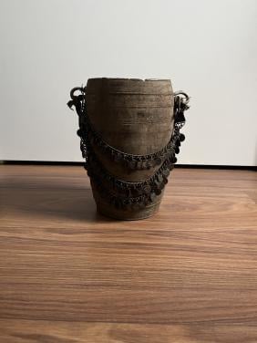 Nepalese pot met ketting 1