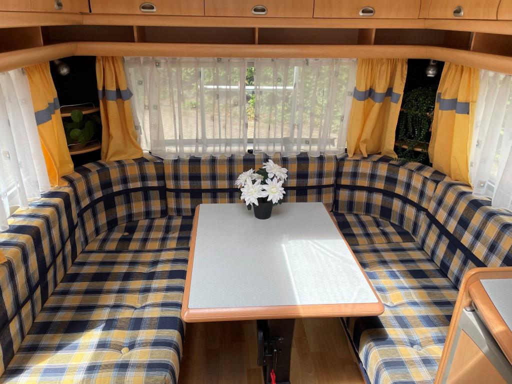 Hobby de Luxe 460 Ufe met mover