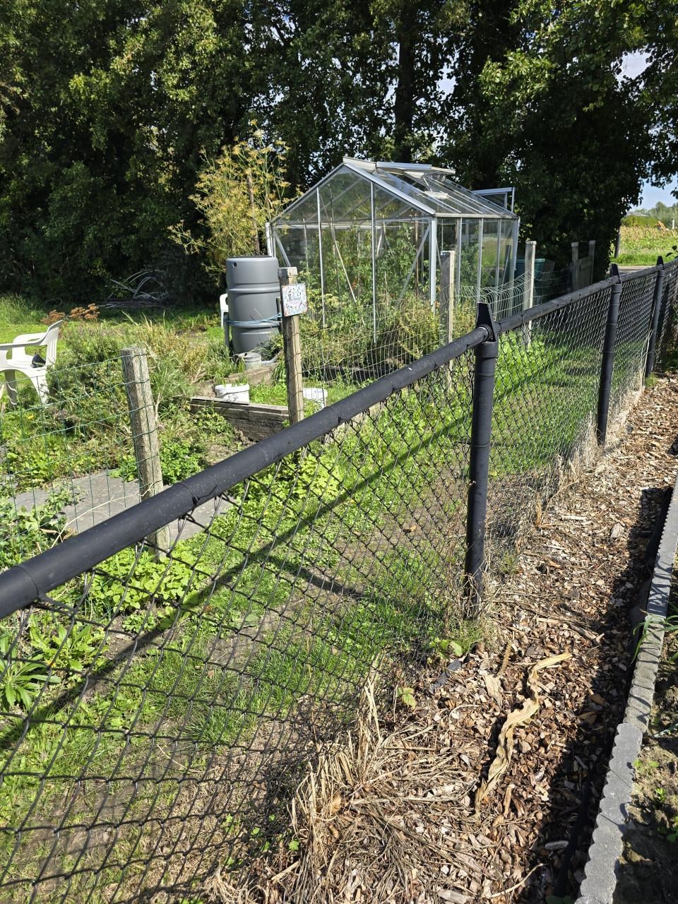 Diverse moestuin benodigheden
