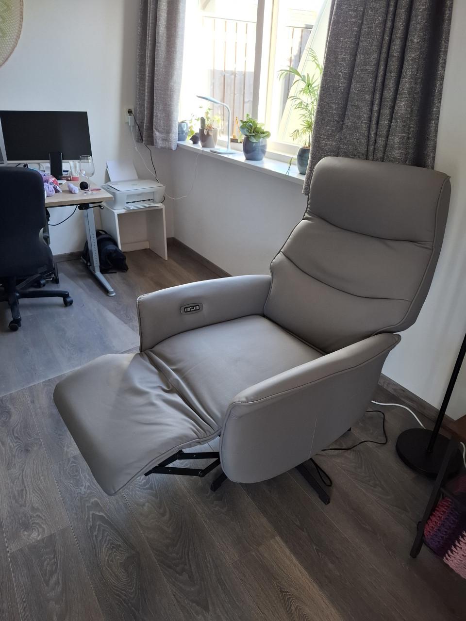 Prachtige lederen relax draaistoel