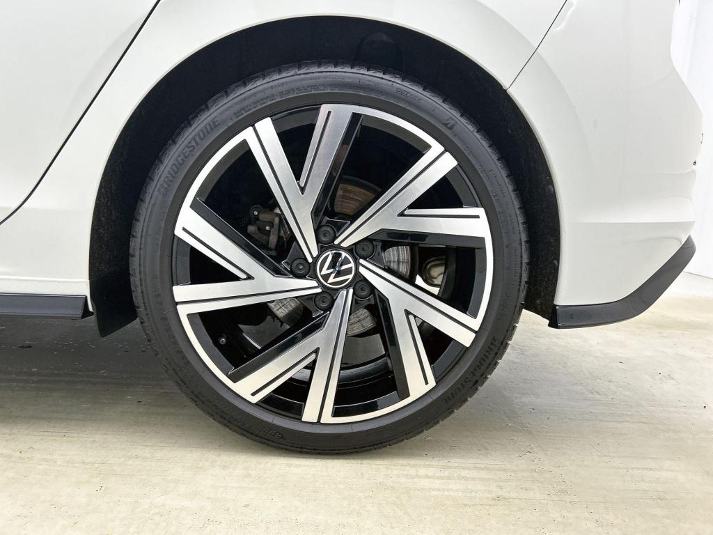 Volkswagen Golf 1.5 etsi r-line business | automaat | panoramadak | navigat