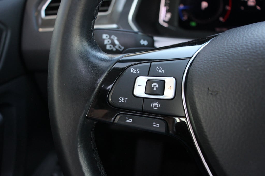 Volkswagen Tiguan Allspace 1.5 tsi highline r-line | pano | leder | 360 cam