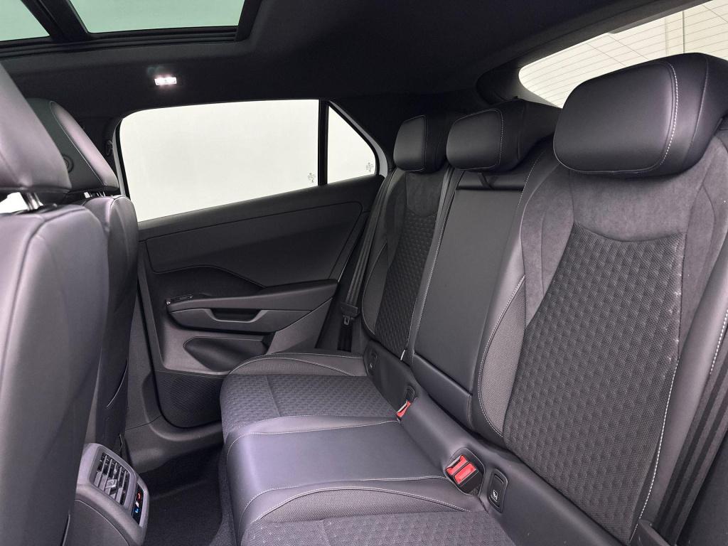 Volkswagen T-roc 1.5 etsi r-line first edition