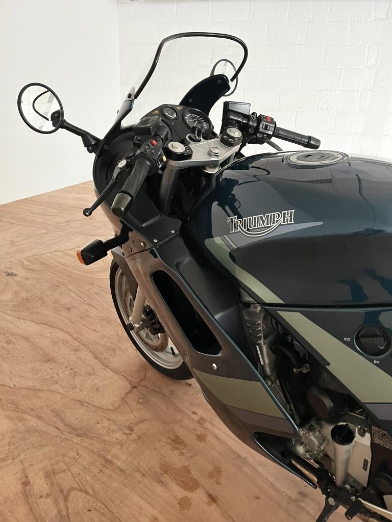 Triumph Trophy tour 900