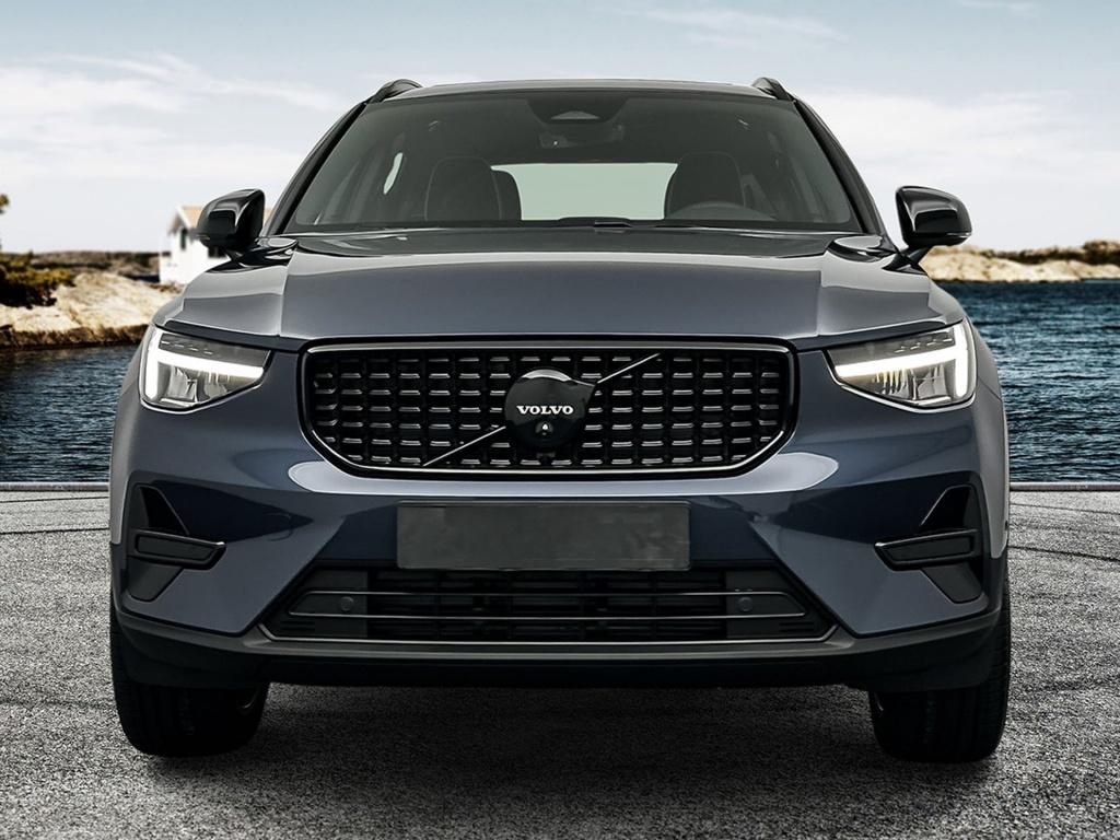 Volvo XC40 b4 plus black edition
