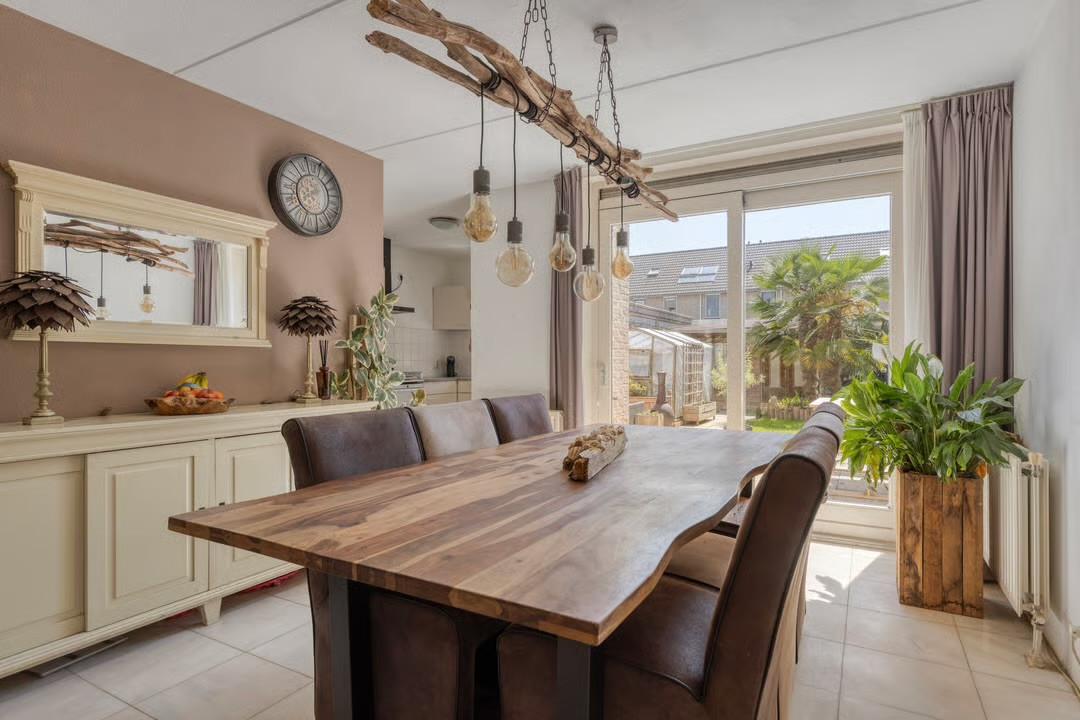 Hoekwoning Goes Oost te koop met ruime oprit, garage en 4 slaapkamers