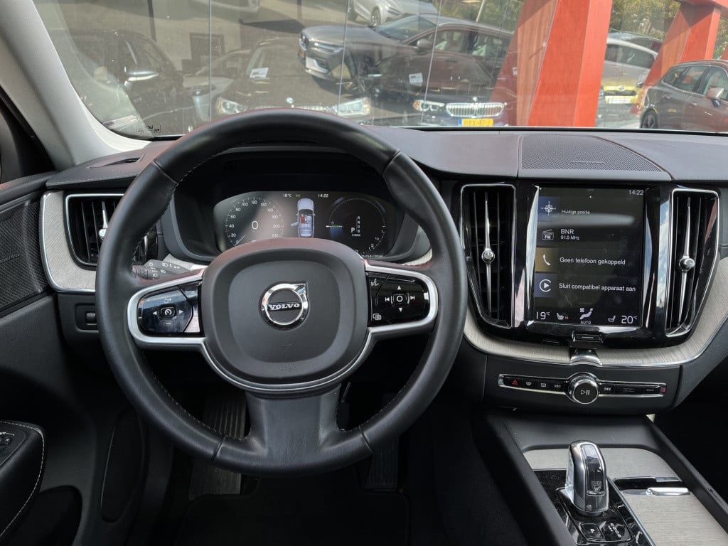 Volvo XC60 2.0 t8 twin engine awd inscription 392pk | luchtvering | 20'' lm
