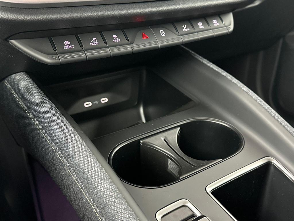 Skoda Elroq business edition elektromotor 150 kw / 204 pk suv