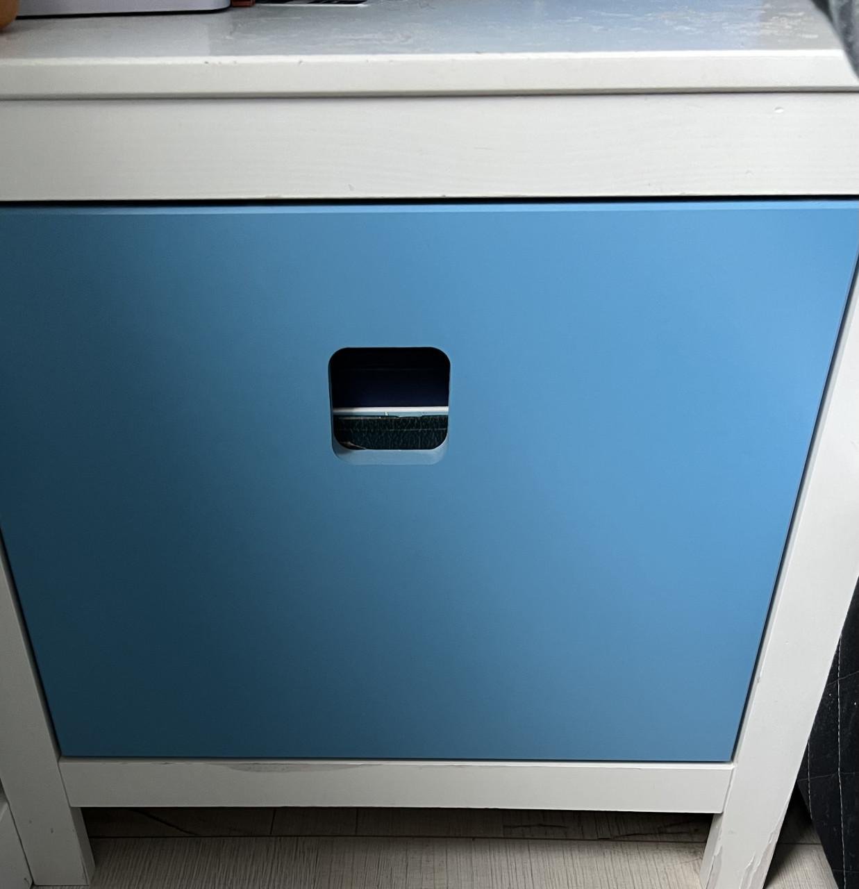 Baby/kinderkamer: linnenkast, commode, nachtkastje