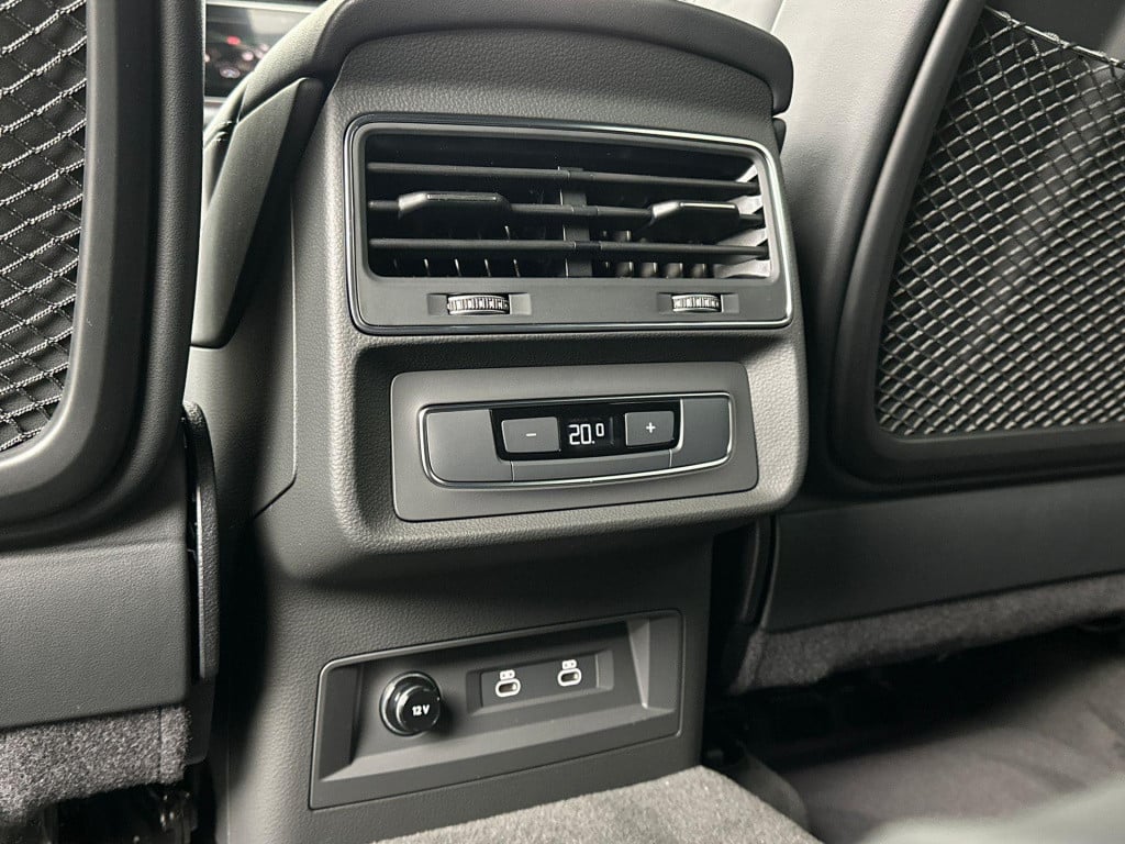 Audi Q8 pro line s 55 tfsi e 290 kw / 394 pk suv 8 versn.