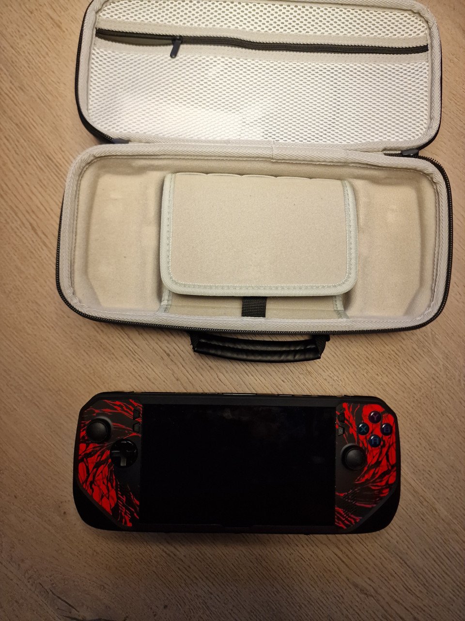 Rog Ally X + Killswitch case + Originele lader en doos.