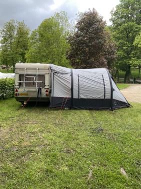 Kip Caravan (1988) incl stallingplek