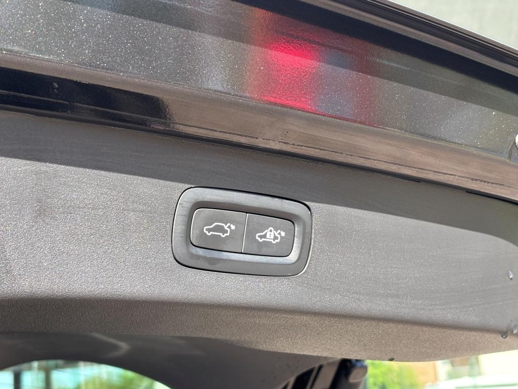 Lynk & Co 01 1.5td 261pk phev 7dcth panodak| nl-auto| navi|carplay|360 came