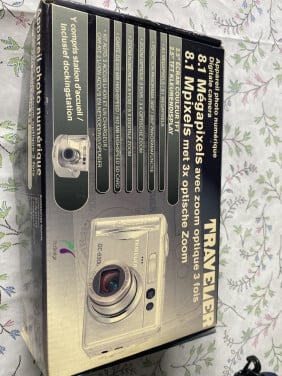 Camera Traveler dc-8300 8.1 megapixel