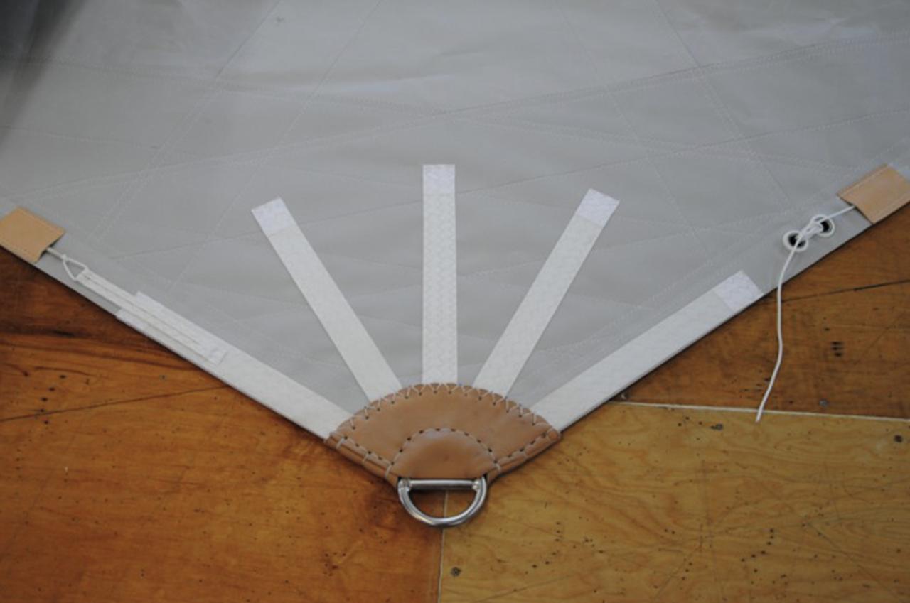 Zeilmaker voor reparatie en bootcanvas