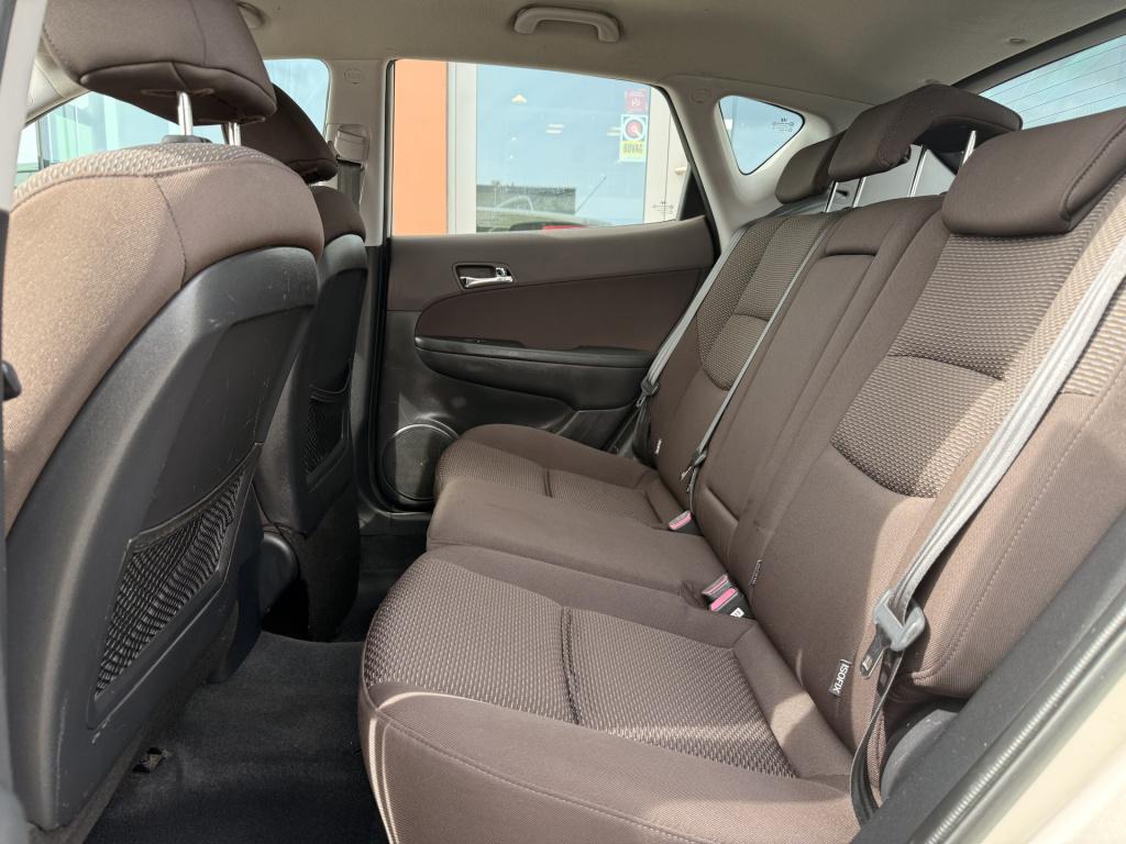 Hyundai I 30 1.4i dynamic 5drs | cd-speler | airco | lm velgen