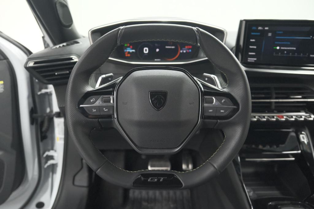 Peugeot 2008 puretech 130 eat8 gt | camera | apple carplay | parkeersensore