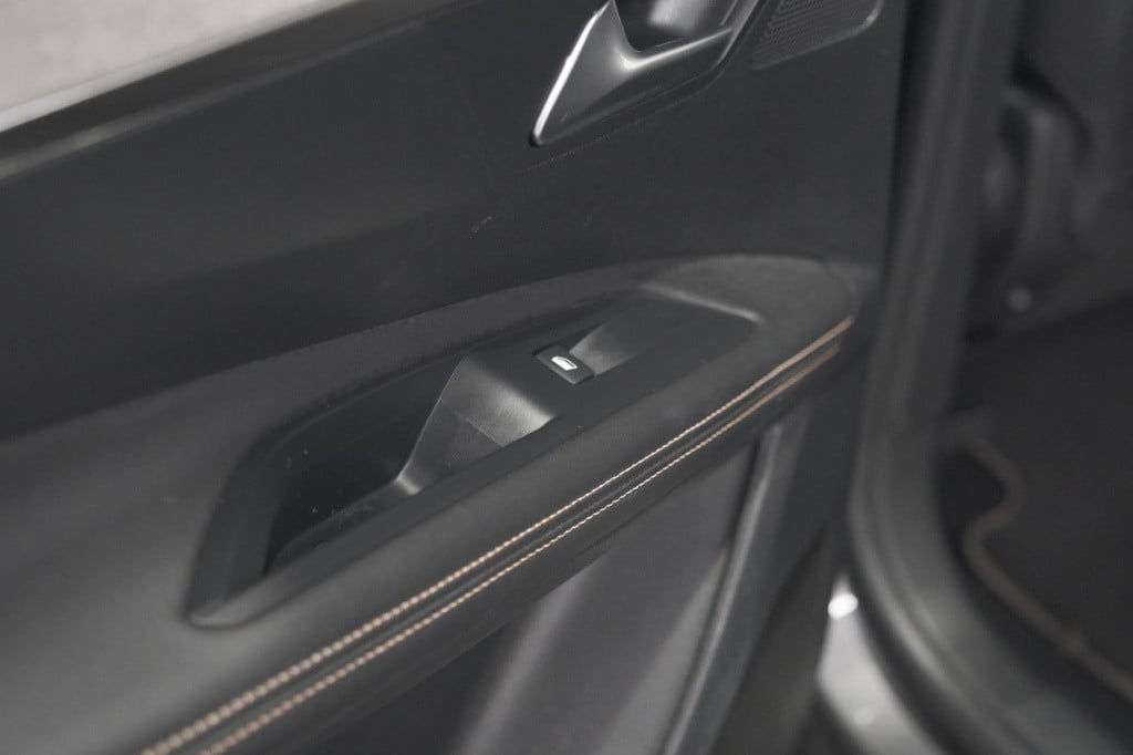 Peugeot 5008 puretech 130 gt | camera | adaptieve cruise control | dodehoek