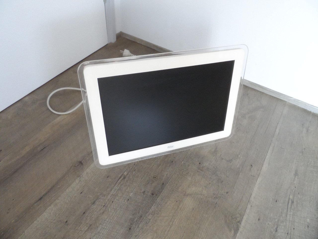 APPLE iMAC G4 M6498 PERSONAL COMPUTER with 1.25Hz /256Mb/80HD