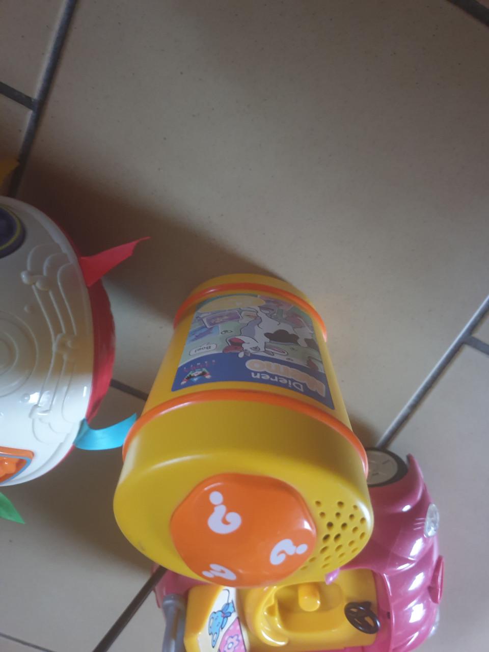 Baby spullen ,muziekstandaard met wipertje