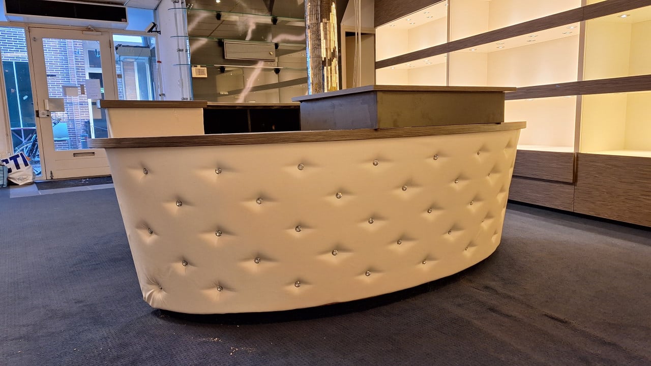 Luxe toonbank in wit skyleer met Swarovski kristallen – 2 delen