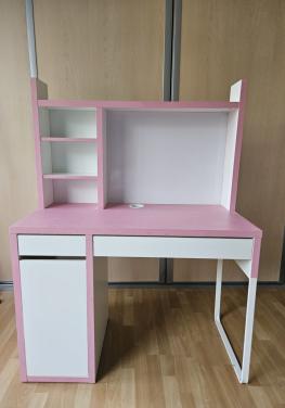 Bureau roze/wit geschilderd